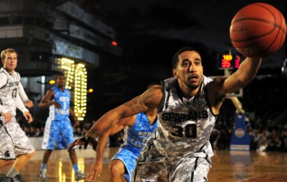 Minus Griffin, Clippers beat short-handed Jazz